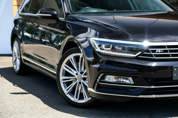 2018 Volkswagen Passat B8 206TSI R-Line Wagon Image 6