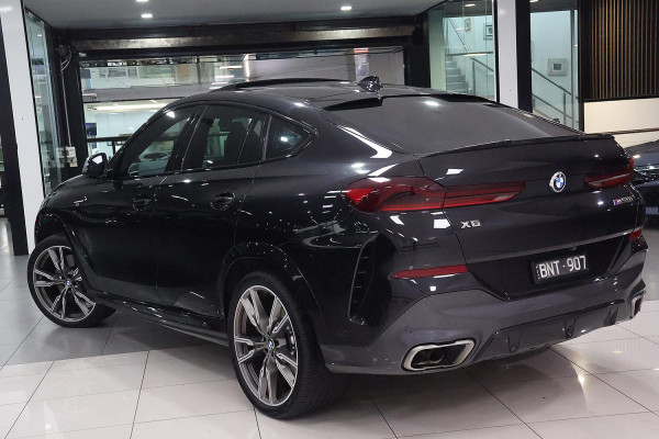 2021 BMW X6 G06 M50i SUV image 3
