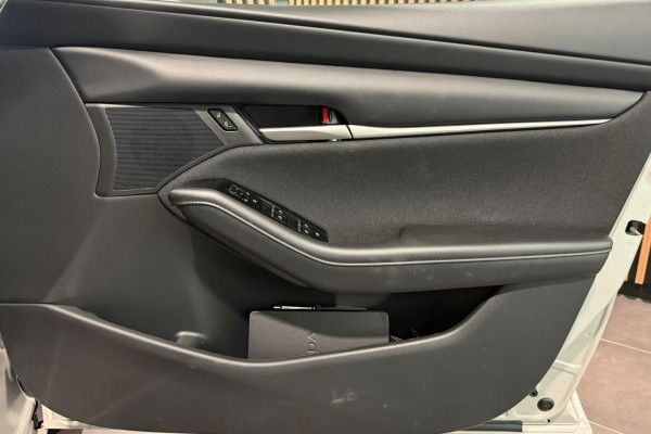 2025 Mazda 3 BP Series G20 Pure Hatch Image 10