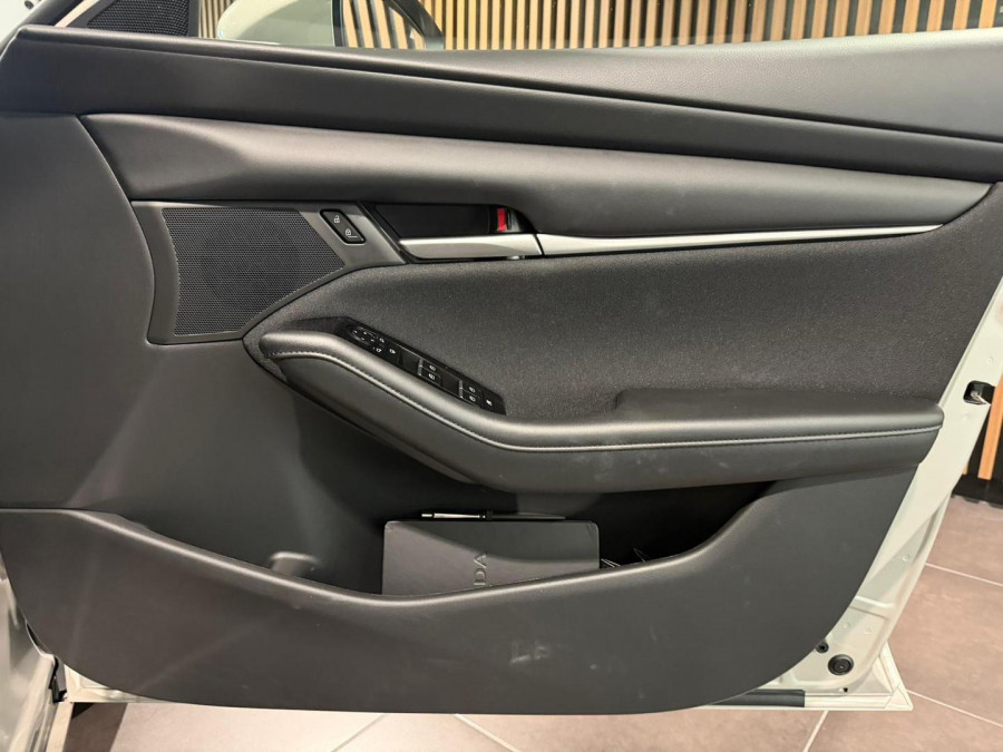 2025 Mazda 3 BP Series G20 Pure Hatch Image 10