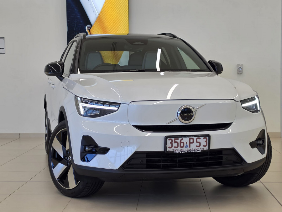 2026 Volvo EX40  Ultra Single Motor Extended Range SUV Image 1