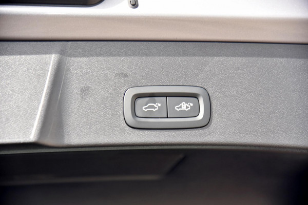 2025 MY26 Volvo XC40 XZ Plus B4 SUV Image 21