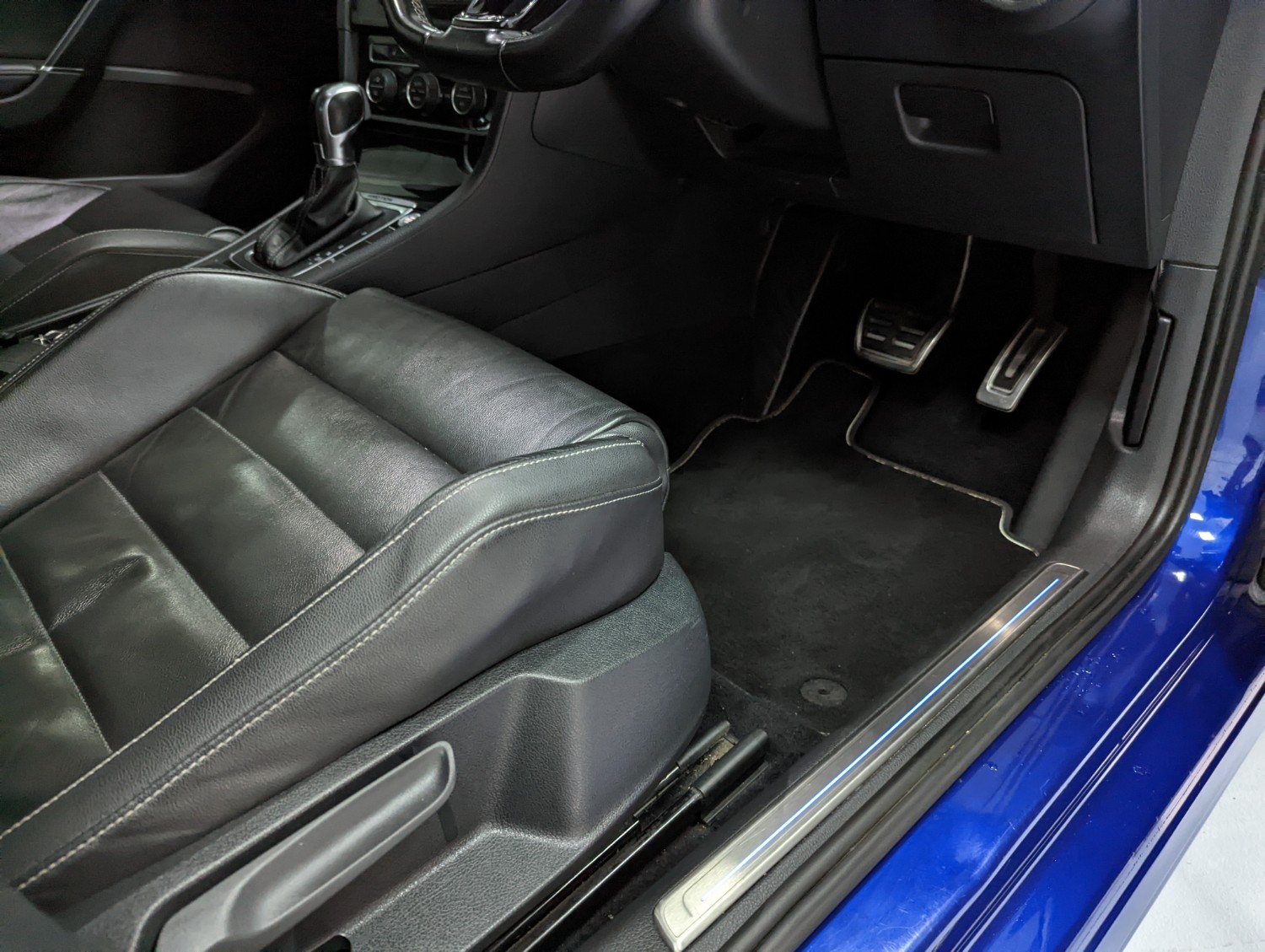 2015 Volkswagen Golf VII MY15 R Hatch Image 14