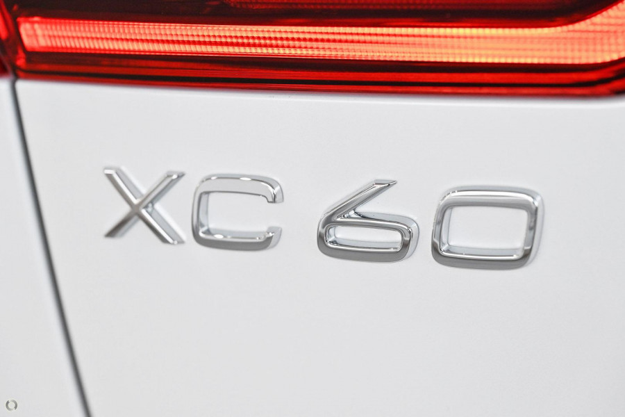 2026 Volvo XC60 UZ Ultra T8 Plug-in Hybrid Dark SUV Image 9