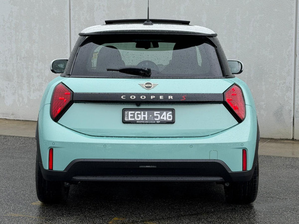 2025 MINI Cooper F65 S Favoured Hatch image 20
