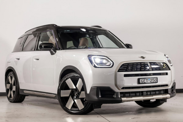 MINI Countryman SE Favoured U25