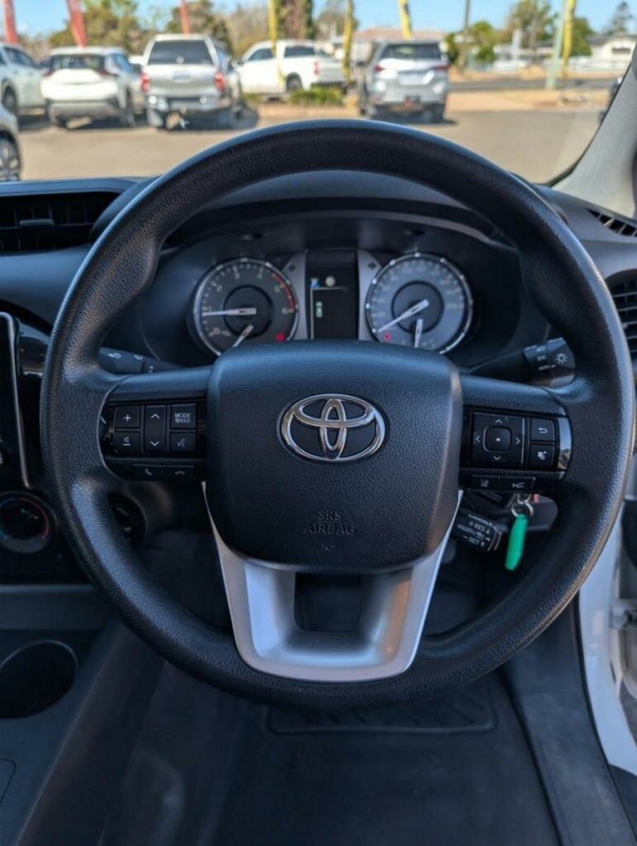 2021 Toyota HiLux GUN125R WorkMate Double Cab Chassis Image 16