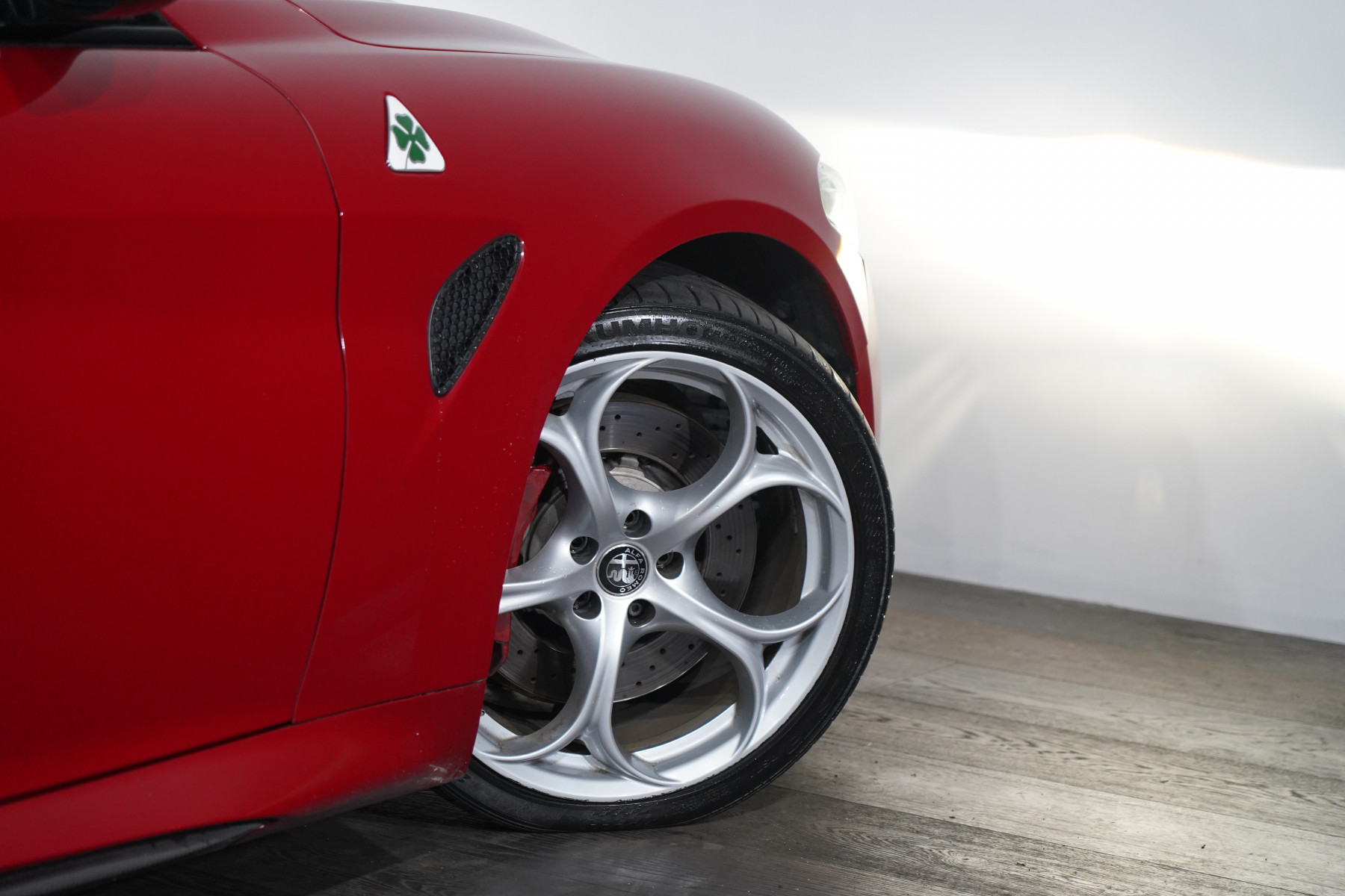 2017 Alfa Romeo Giulia Quadrifoglio (Qv) Sedan Image 10