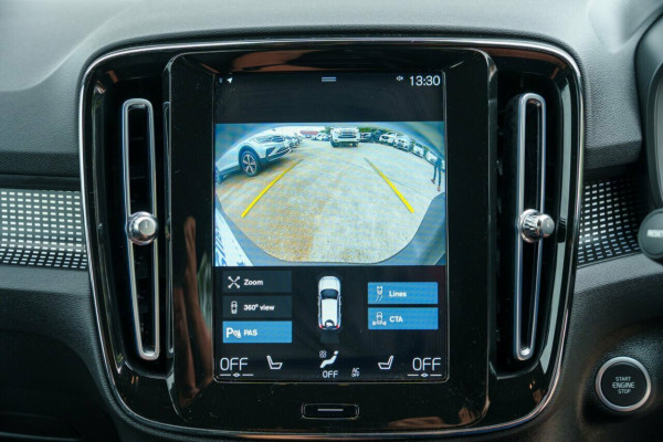 2021 Volvo XC40 XZ T5 R-Design SUV Image 16