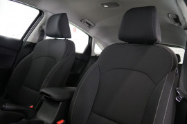 2019 MY20 Kia Cerato Hatch BD S with Safety Pack Hatchback Image 3