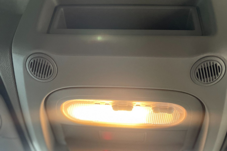 2024 Renault Master X62 Phase 2 Pro 110kW Bus Image 29