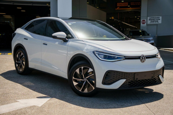 2025 Volkswagen ID. 5 E2 Pro SUV Image 1