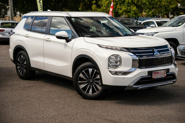 2025 Mitsubishi Outlander ZM LS SUV Image 1
