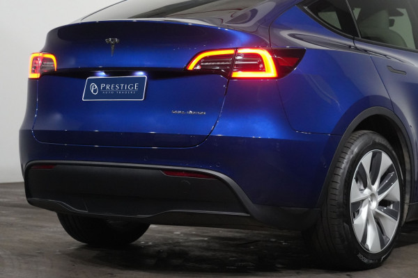 2024 Tesla Model Y  Long Range SUV Image 8