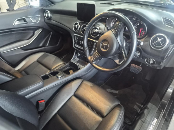 2018 Mercedes-Benz GLA-Class X156 GLA180 SUV image 13