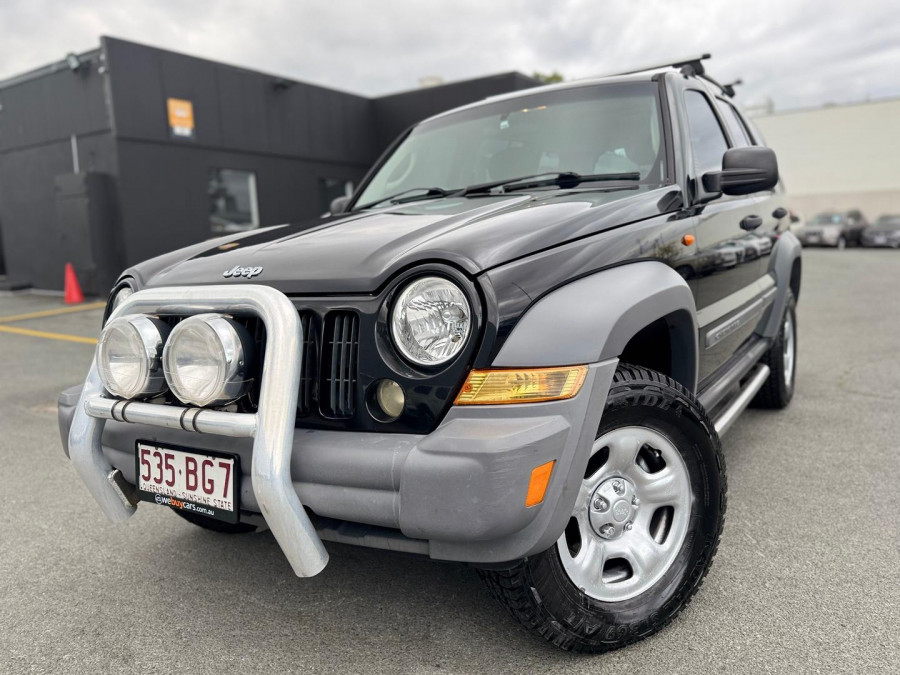 2005 Jeep Cherokee KJ Sport SUV Image 2
