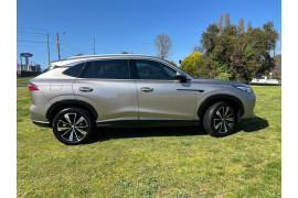 2024 MY24.5 MG HS AS33 Essence SUV