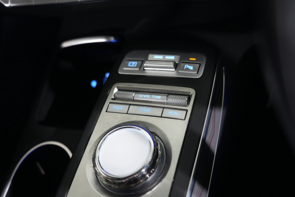 2024 Genesis GV70 2.5t SUV Image 17