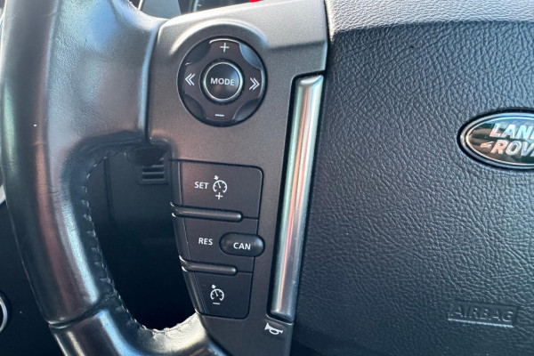 2015 Land Rover Discovery Series 4 SDV6 HSE SUV Image 18