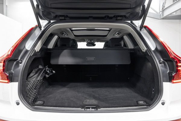 2026 Volvo XC60 UZ B5 Ultra Dark 2L Petrol Hybrid AWD SUV Image 8