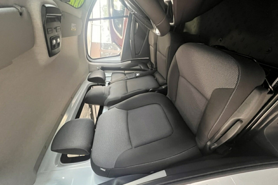 2024 Renault Trafic X82 Pro Van Image 18