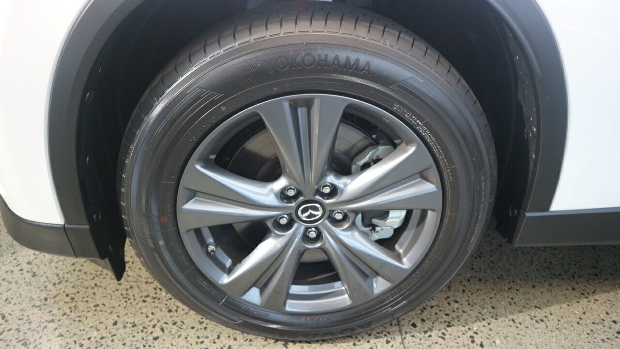 2024 Mazda CX-80 KL G40e Touring SUV Image 4