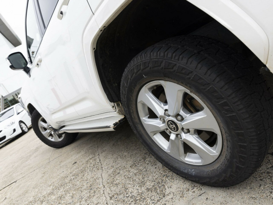 2023 Toyota LandCruiser FJA300R GXL SUV Image 4