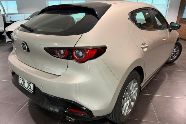 2025 Mazda 3 BP Series G20 Pure Hatch Image 3