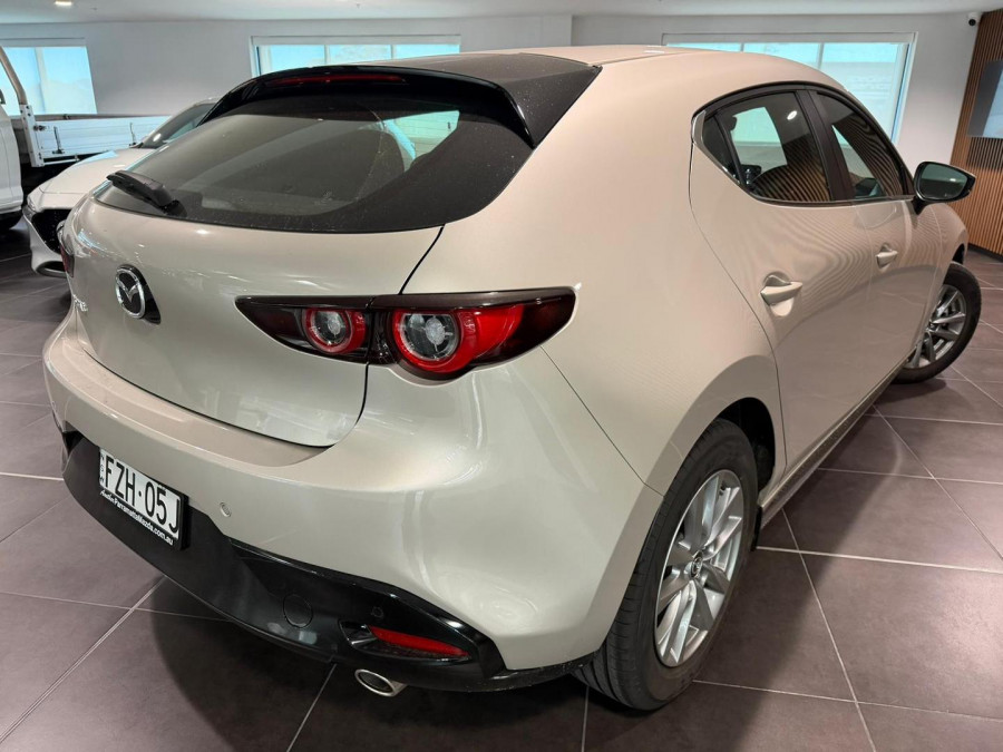 2025 Mazda 3 BP Series G20 Pure Hatch Image 3