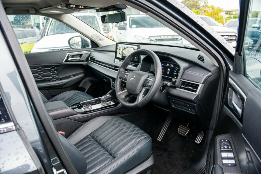 2025 Mitsubishi Outlander ZM Exceed SUV Image 17