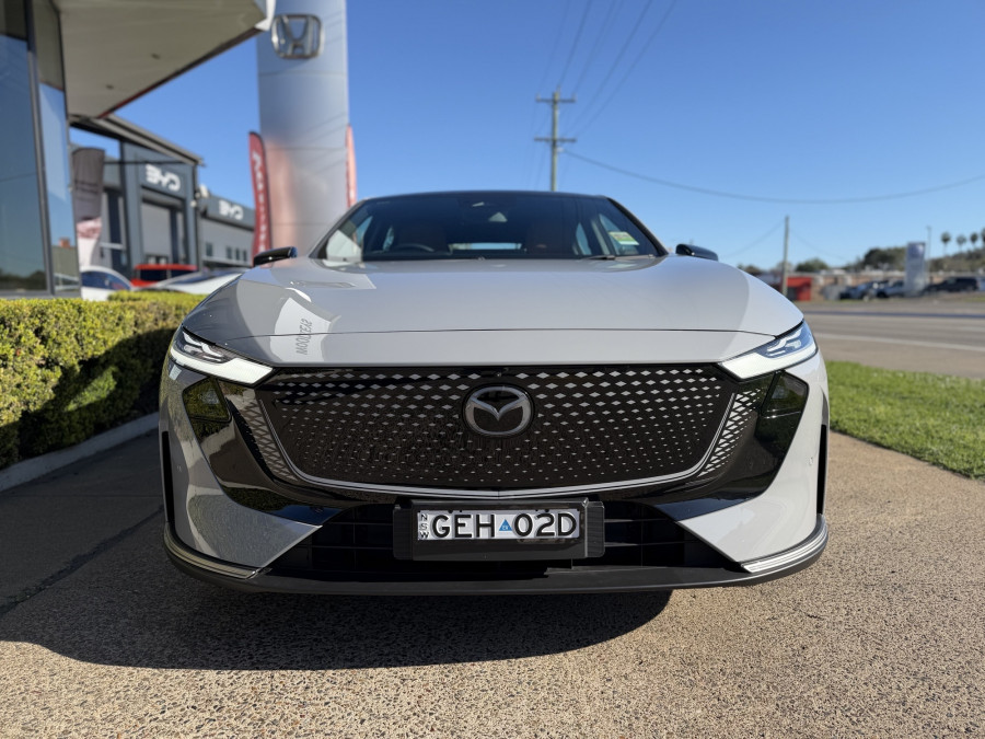 2026 Mazda 6e  E35 Atenza Hatch Image 9