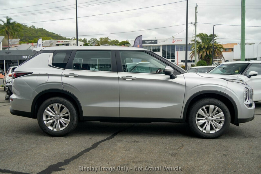 2025 Mitsubishi Outlander ZM ES SUV Image 2