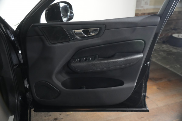 2020 Volvo XC60 UZ D4 Inscription SUV image 32