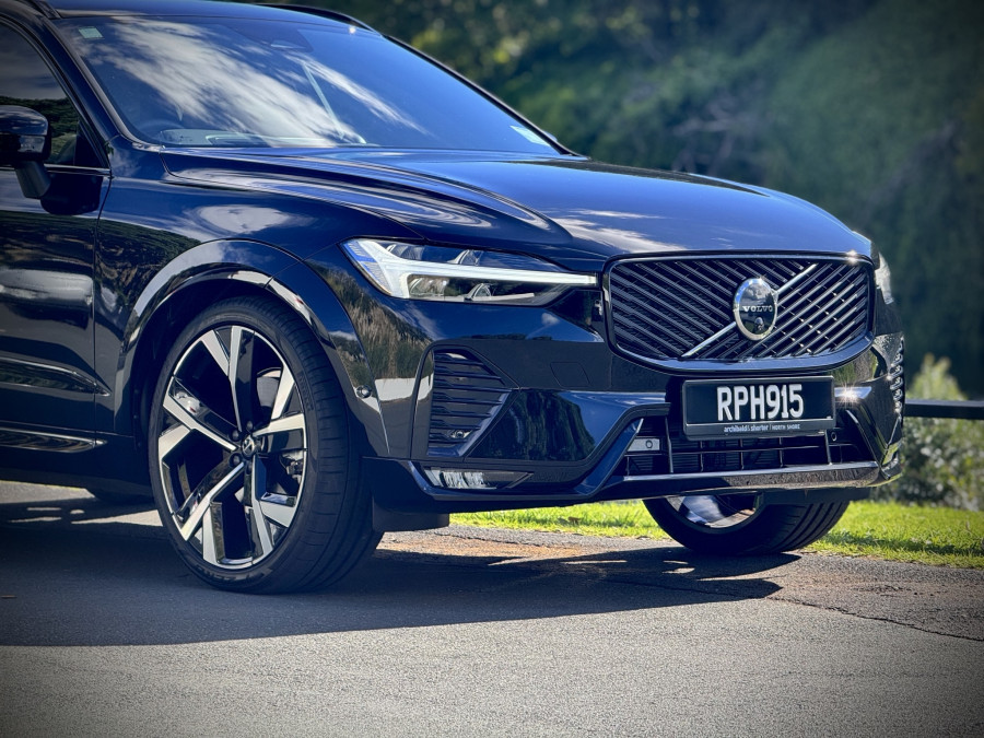 2026 Volvo XC60 UZ Ultra B5 Dark SUV Image 2