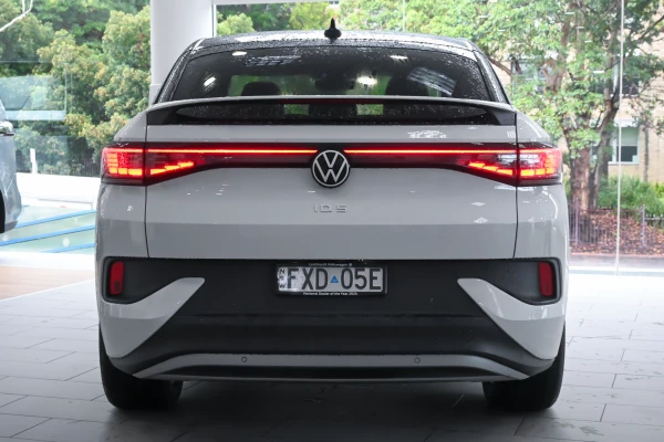 2025 Volkswagen ID. 5 E2 Pro SUV Image 5
