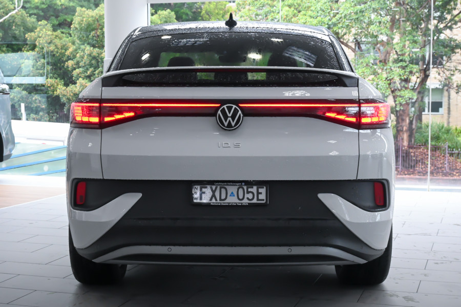 2025 Volkswagen ID. 5 E2 Pro SUV Image 5