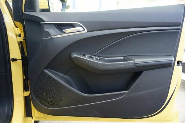 2024 MY24.5 MG MG3 ZP22 Essence Hybrid+ Hatch Image 5