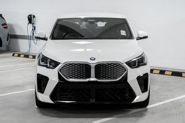 2024 BMW iX2 U10 xDrive30 M Sport SUV image 4