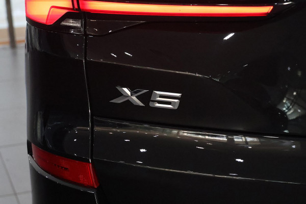 2025 BMW X5 G05 LCI xDrive40i M Sport SUV image 5