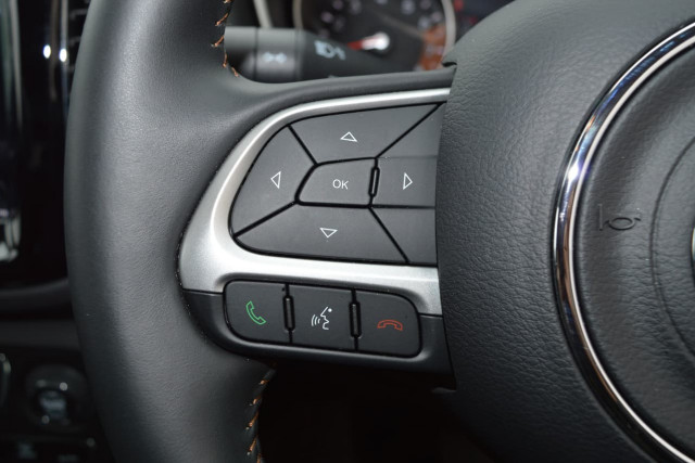 2018 Jeep Compass Limited 9 of 26