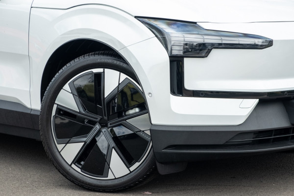 2024 Volvo EX30  Twin Motor Performance Ultra SUV Image 6