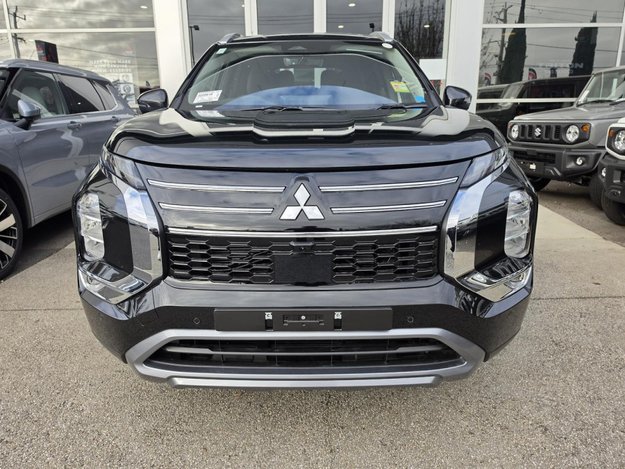 2026 MY25 Mitsubishi Outlander ZM LS SUV Image 1