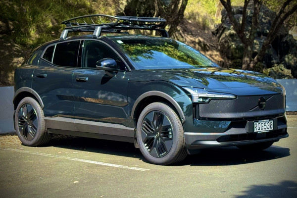 2026 Volvo EX30 Cross Country  Ultra Twin Motor Performance SUV Image 9