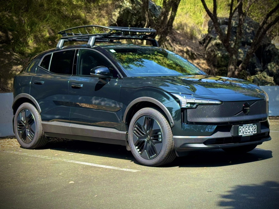 2026 Volvo EX30 Cross Country  Ultra Twin Motor Performance SUV Image 9