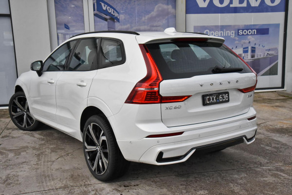 2023 Volvo XC60  Ultimate B6 Dark SUV Image 3