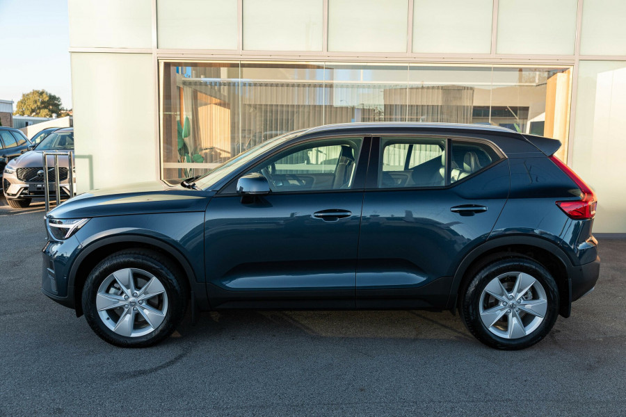 2025 Volvo XC40 XZ Plus B4 SUV Image 6