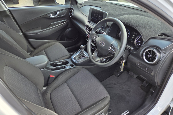 2021 Hyundai KONA OS.V4  SUV Image 9
