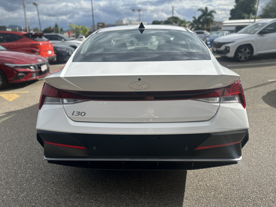 2026 Hyundai i30 CN7.V4 Sedan Image 5