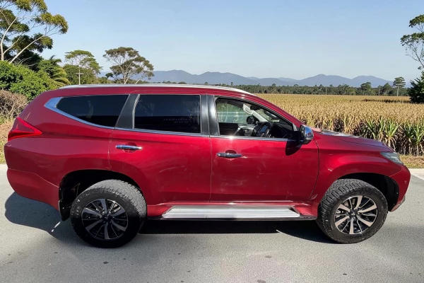 2016 Mitsubishi Pajero Sport QE Exceed SUV Image 6