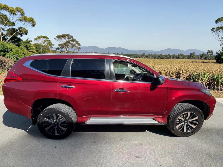2016 Mitsubishi Pajero Sport QE Exceed SUV Image 6